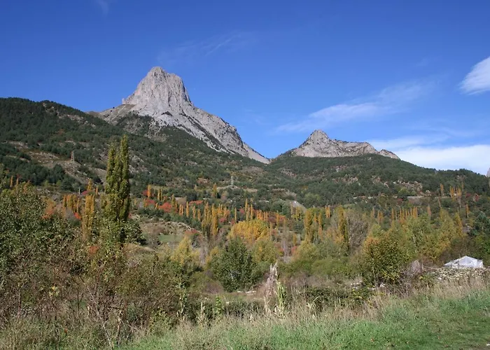 Casa Sallent Con Banera Hidromasaje Y Jardin Villa
