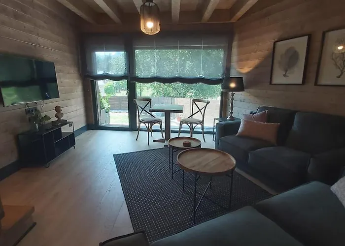 Casa Sallent Con Banera Hidromasaje Y Jardin Villa *